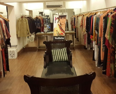 Pakistani fashion retailers eye e-commerce to woo Indian markets